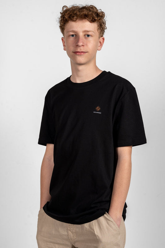 Logo only Kleidung mit Haltung tragen