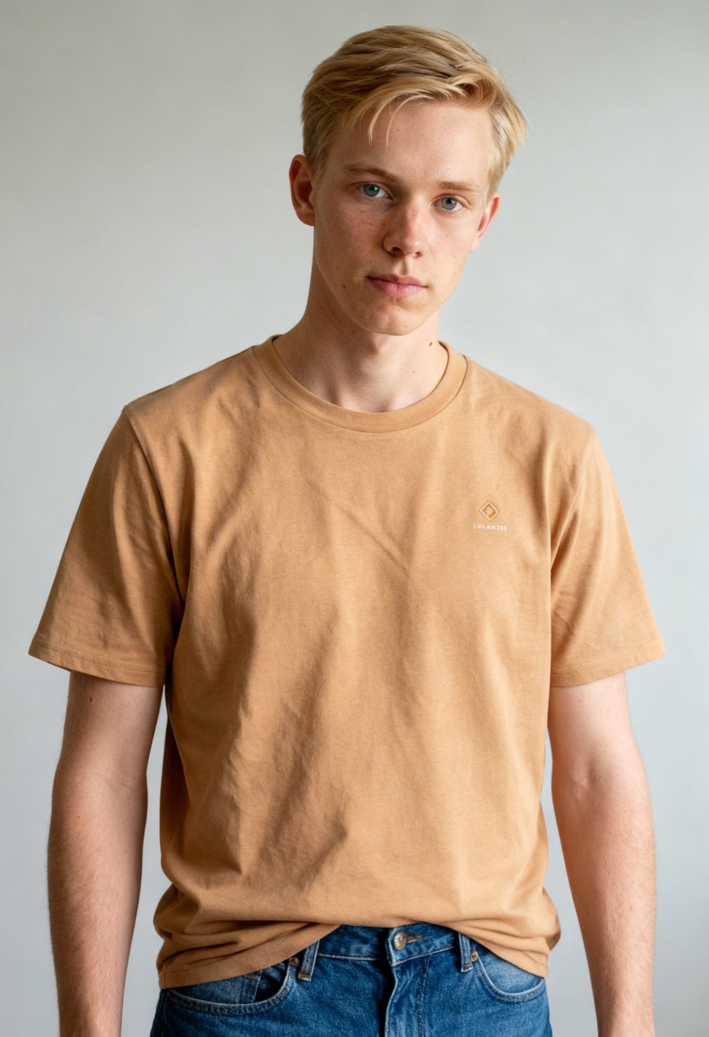 Klassik | Latte T-Shirt | Logo Only